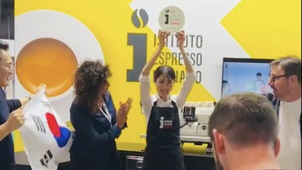 디마인 송혜진 바리스타,여성최초 EIC(Espresso Italiano Champion)대회 월드챔피언 우승 !